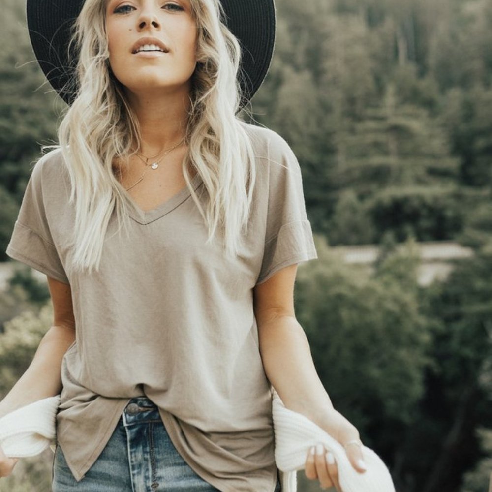 Asher V-neck T shirt CJLA Linen color